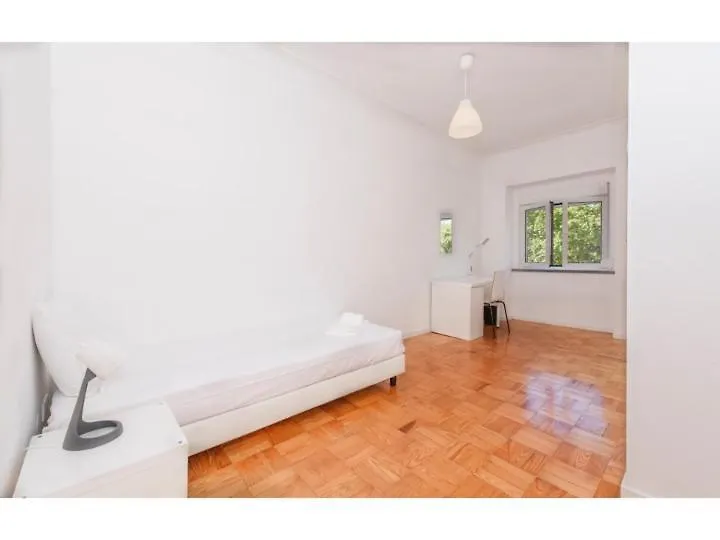 Houze_4 Room Flat In Lisbon Centre Near Zoo 0*,  Portugal